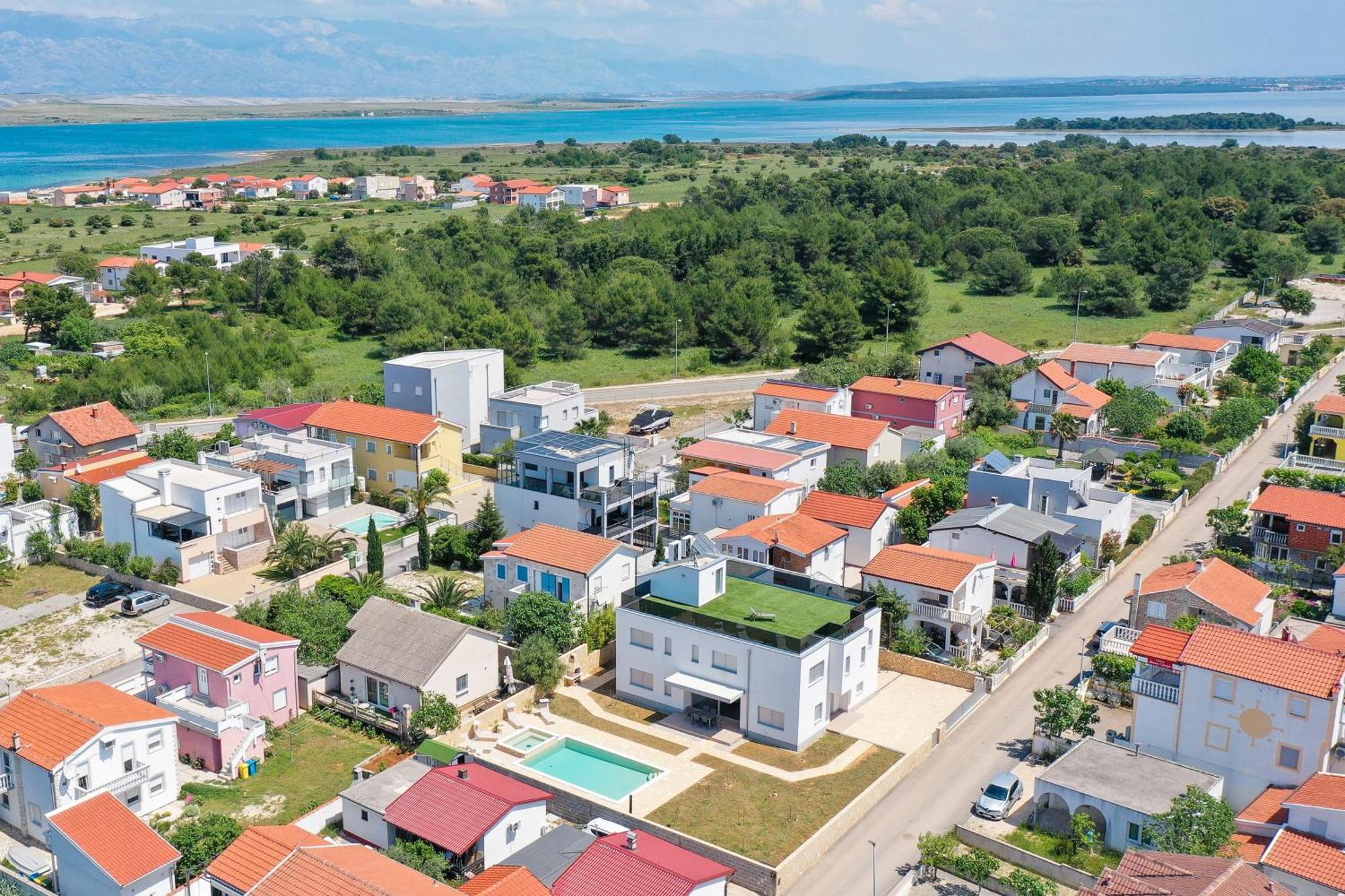 Villa Luxury Eight Bedroom With Swimming Pool And Jacuzzi 100 Meters From The Sea